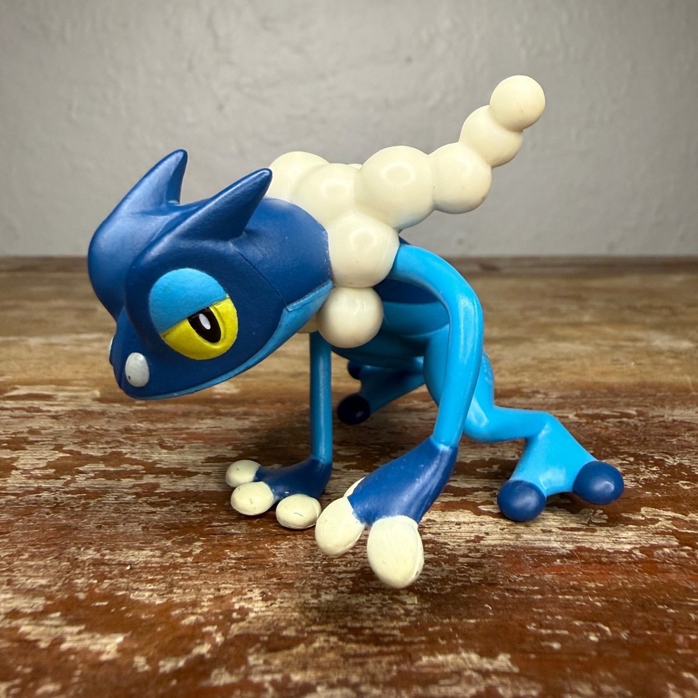 Tomy Pokemon Moncolle Frogadier Figure Collectible Toy 2016
